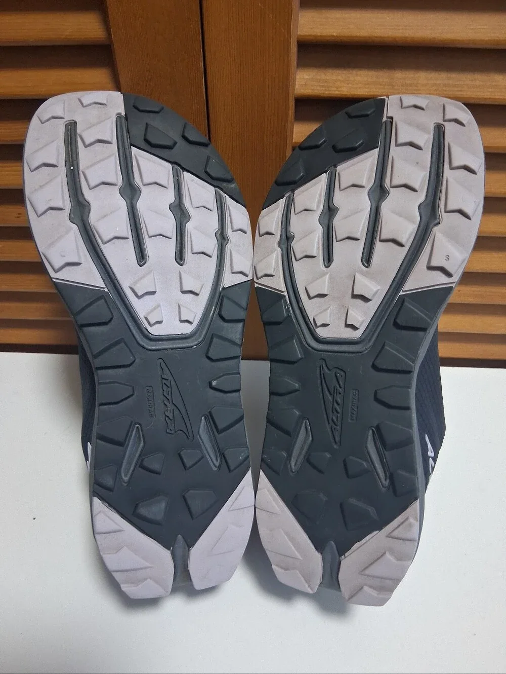 Altra Superior 7 Women's Trail Running Shoe * Size: 7.5
